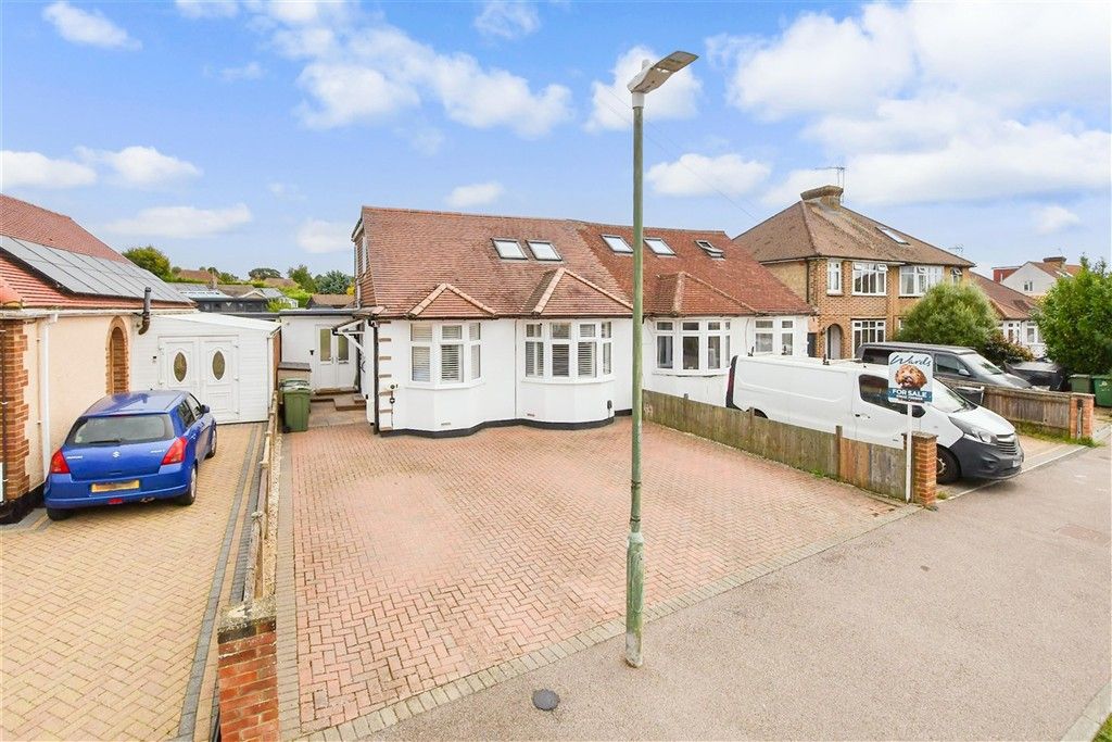 Property photo 2 of 17 External (Web) 1