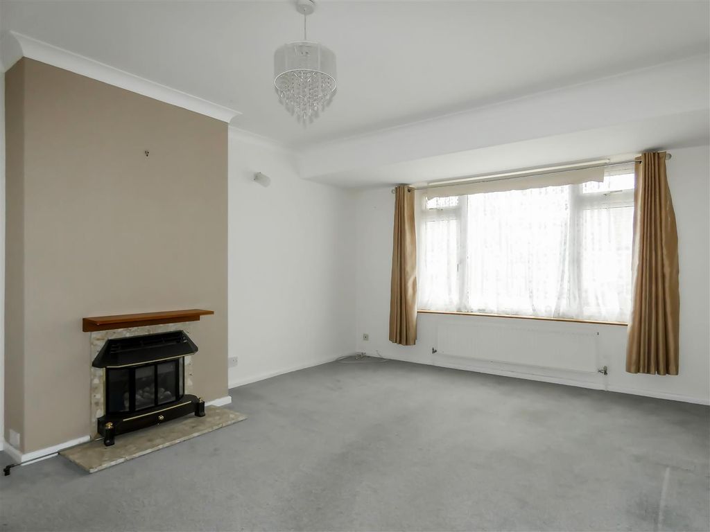 Property photo 3 of 9 Living Room