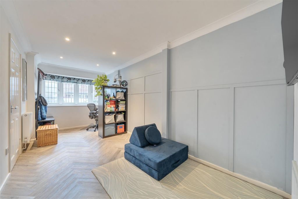 Property photo 3 of 20 1402139-16-697237ee52Cff.Jpg