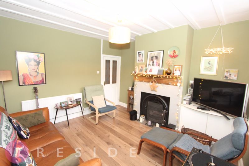 Property photo 2 of 12 Lounge