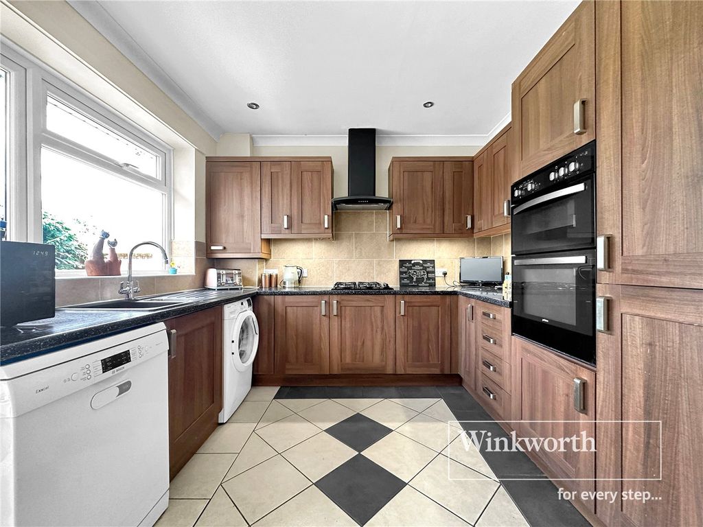 Property photo 2 of 18 Picture No. 25