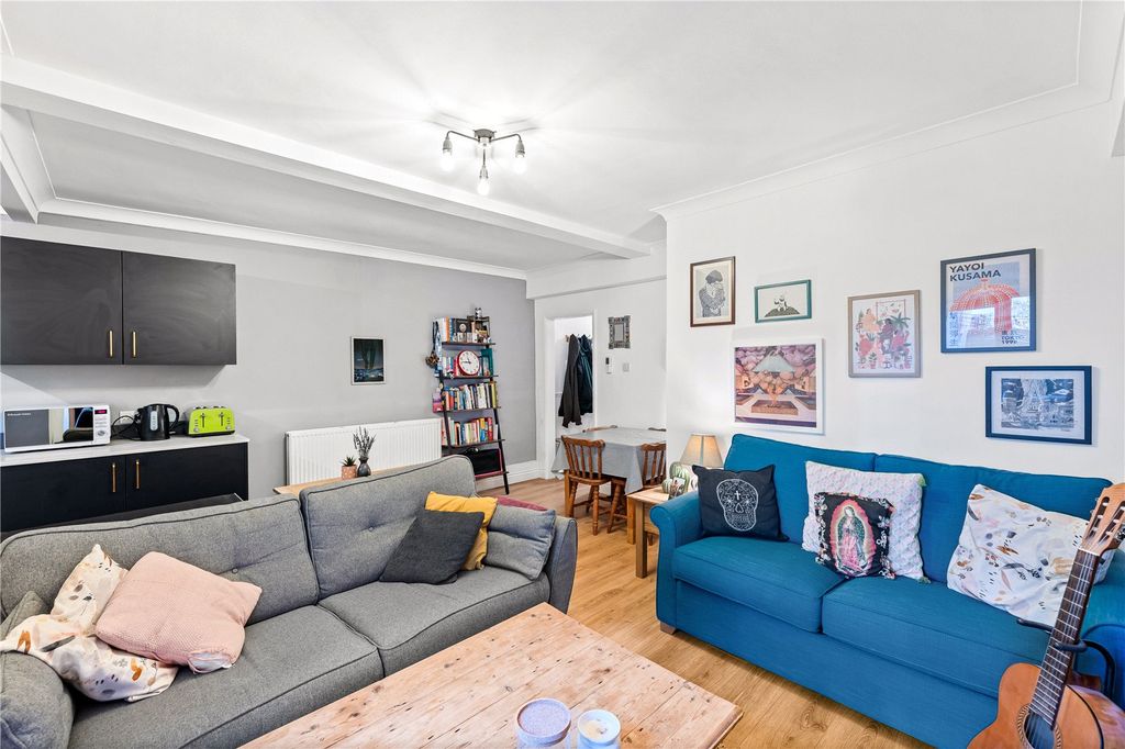 Property photo 2 of 18 Picture No. 10