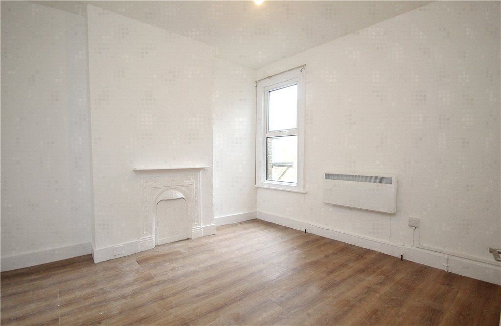 Property photo 3 of 9 Bedroom