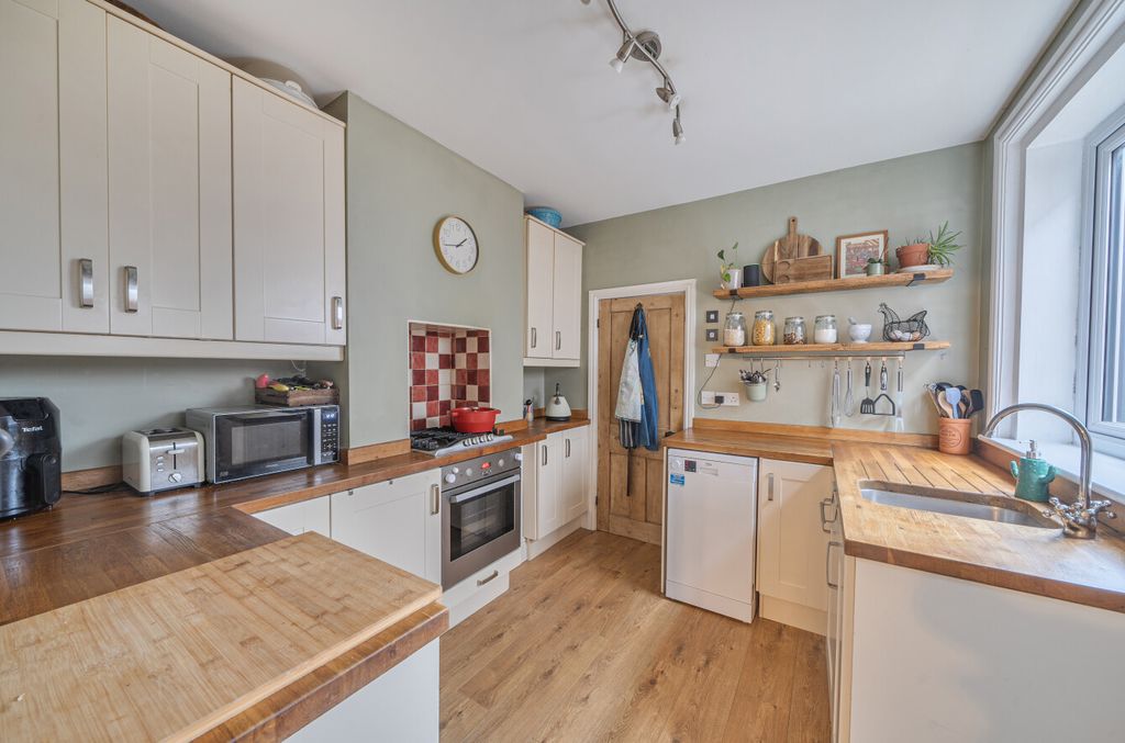 Property photo 3 of 10 1382989-16-69249A...