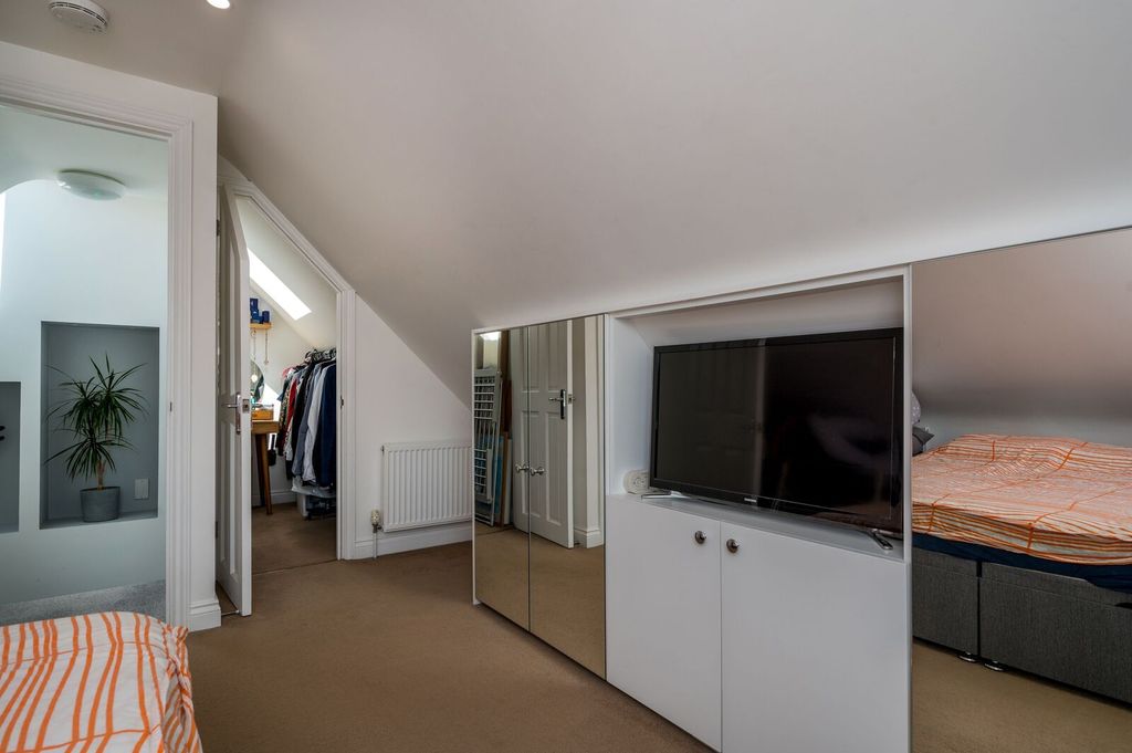 Property photo 3 of 7