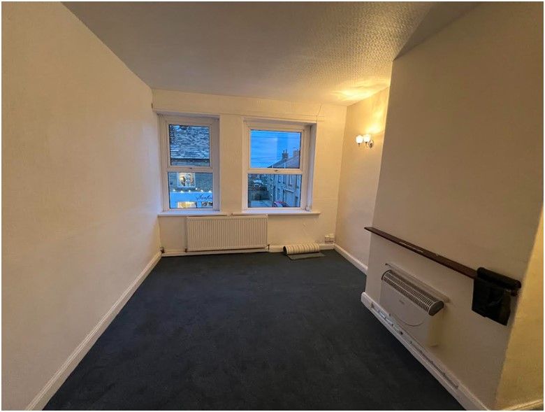 Property photo 2 of 5 Living Room