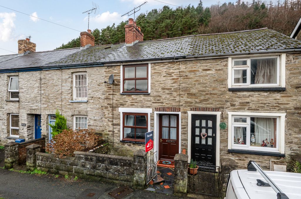 Property photo 2 of 20 1392870-18-694313...