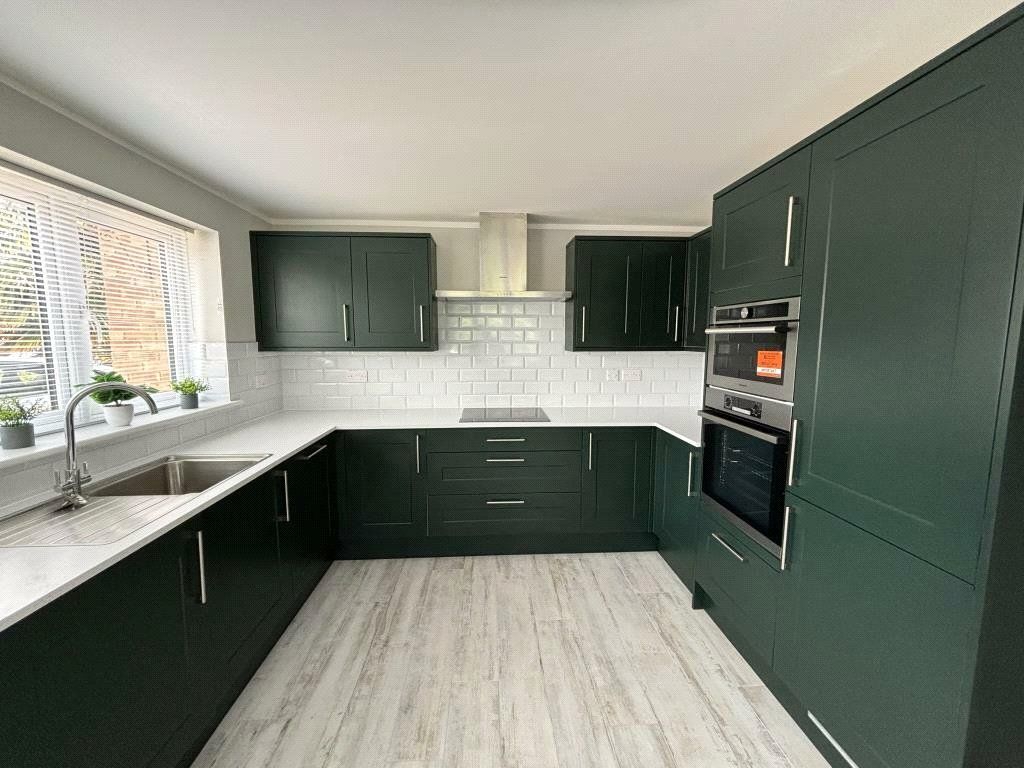 Property photo 1 of 7 Kitchen
