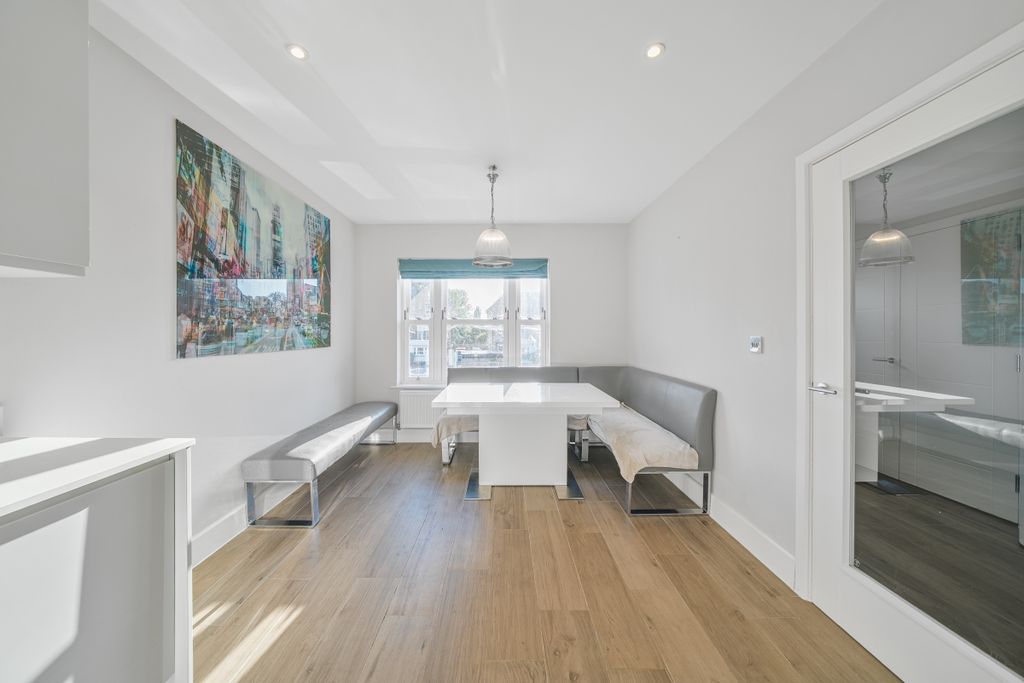 Property photo 3 of 17 1334995-2-68910F6...