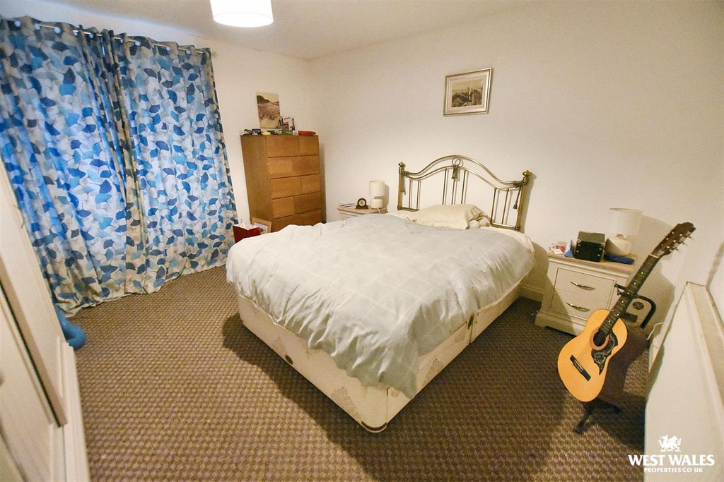 Property photo 3 of 13 4 (22).Jpg
