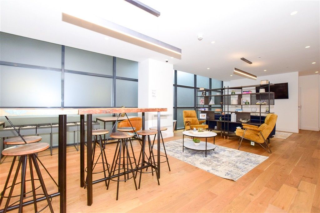 Property photo 3 of 11 Internal Feature