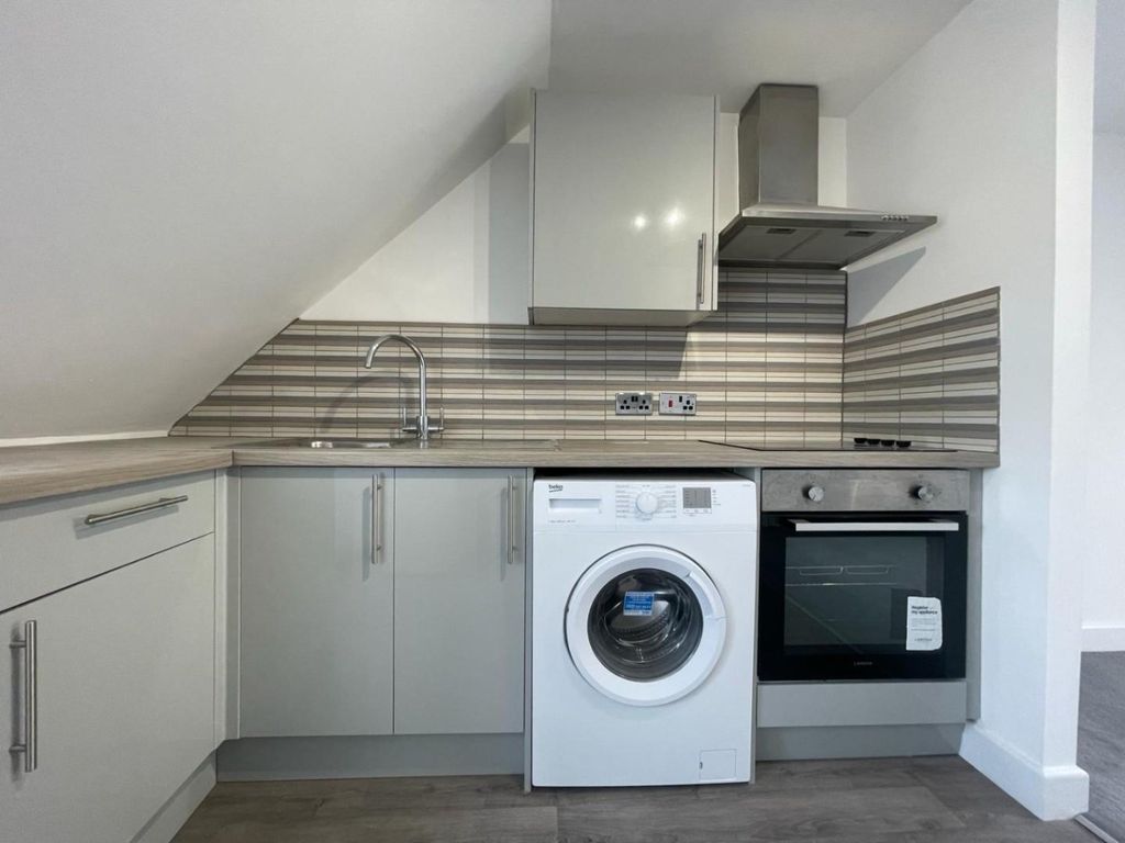 Property photo 2 of 11 4619131