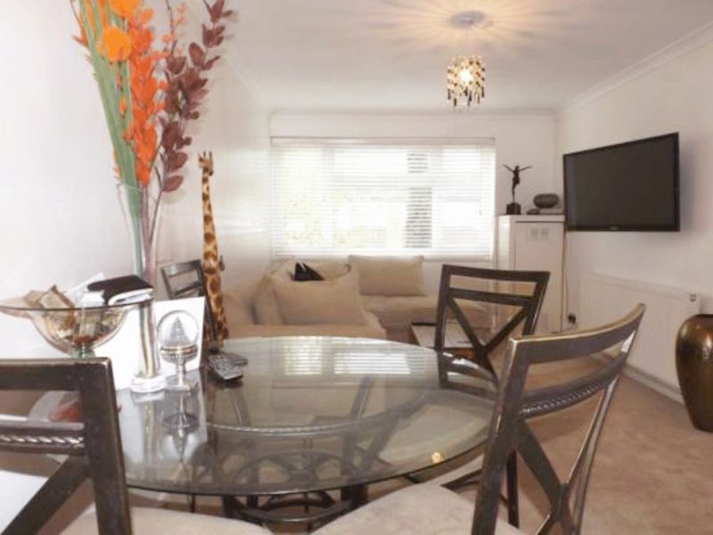 Property photo 3 of 9 Photo 4