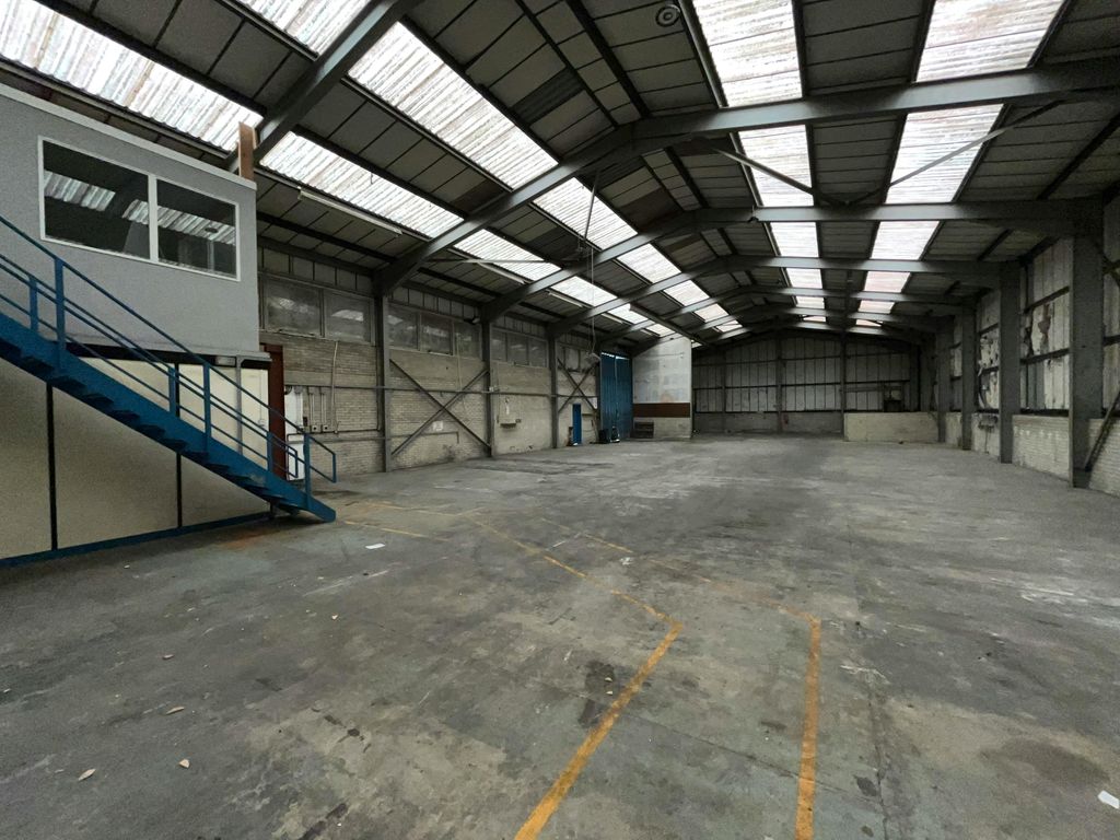 Property photo 2 of 10 Warehouse