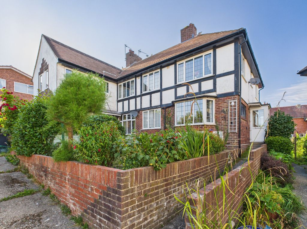 Property photo 1 of 27