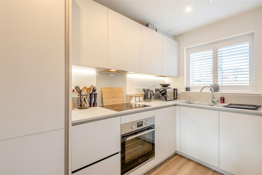Property photo 3 of 14 Lounge/Kitchen/Dining Area