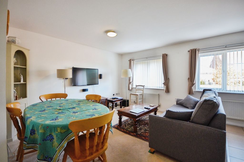 Property photo 2 of 16