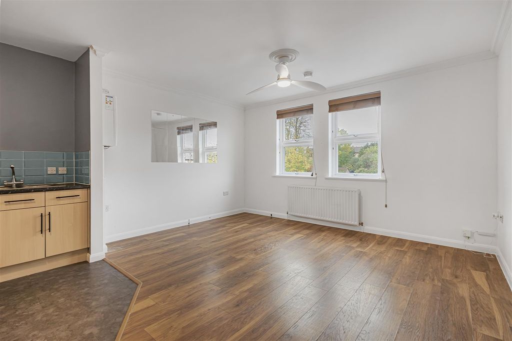 Property photo 2 of 16 Img_3932.Jpg