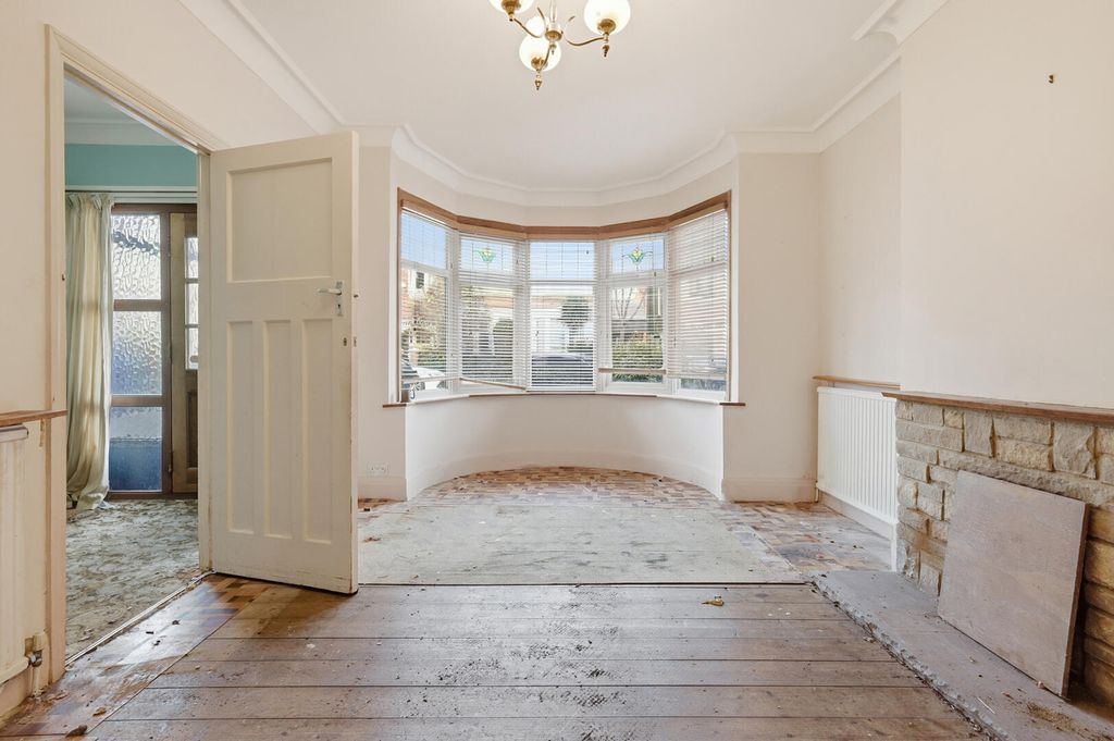 Property photo 2 of 22