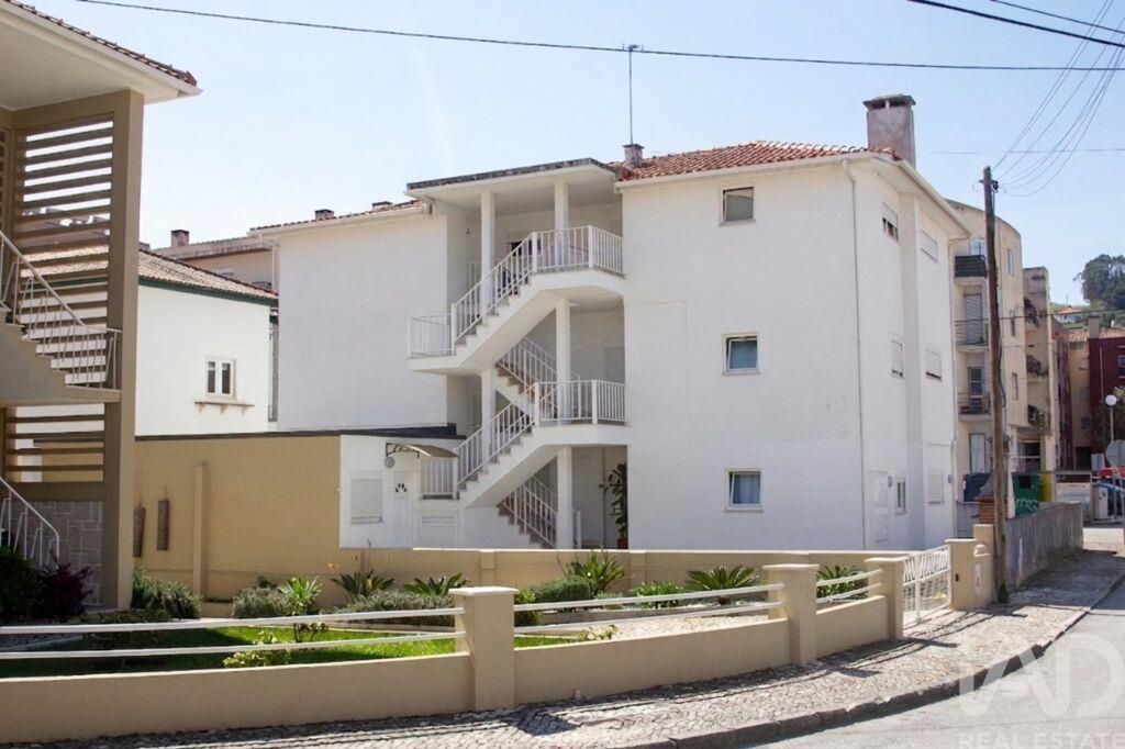 Property photo 2 of 34
