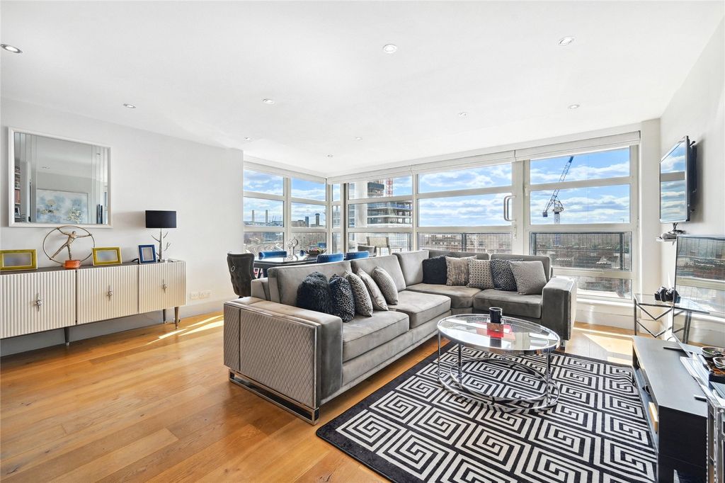 Property photo 2 of 16 Reception Room