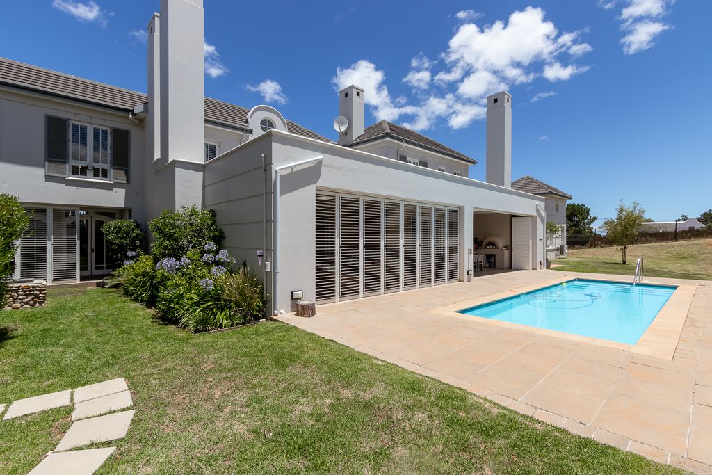 Property photo 1 of 42