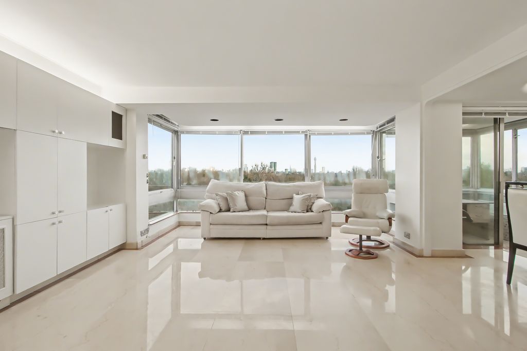 Property photo 2 of 19 Picture No. 31