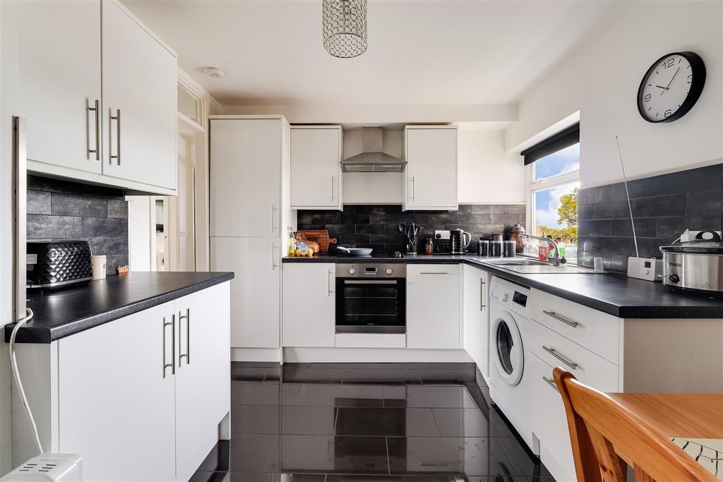 Property photo 1 of 13 Img (8).Jpg