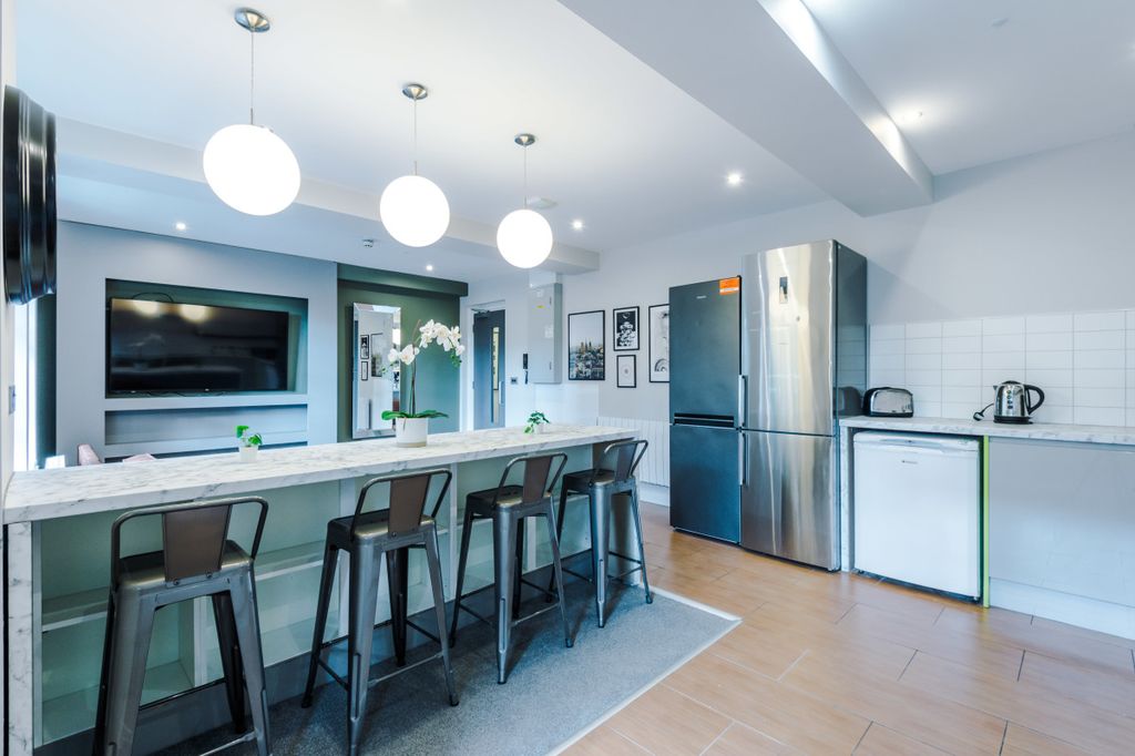 Property photo 1 of 42 Jesmond View, Block A, Flat 4, Kitchen/Dining Area