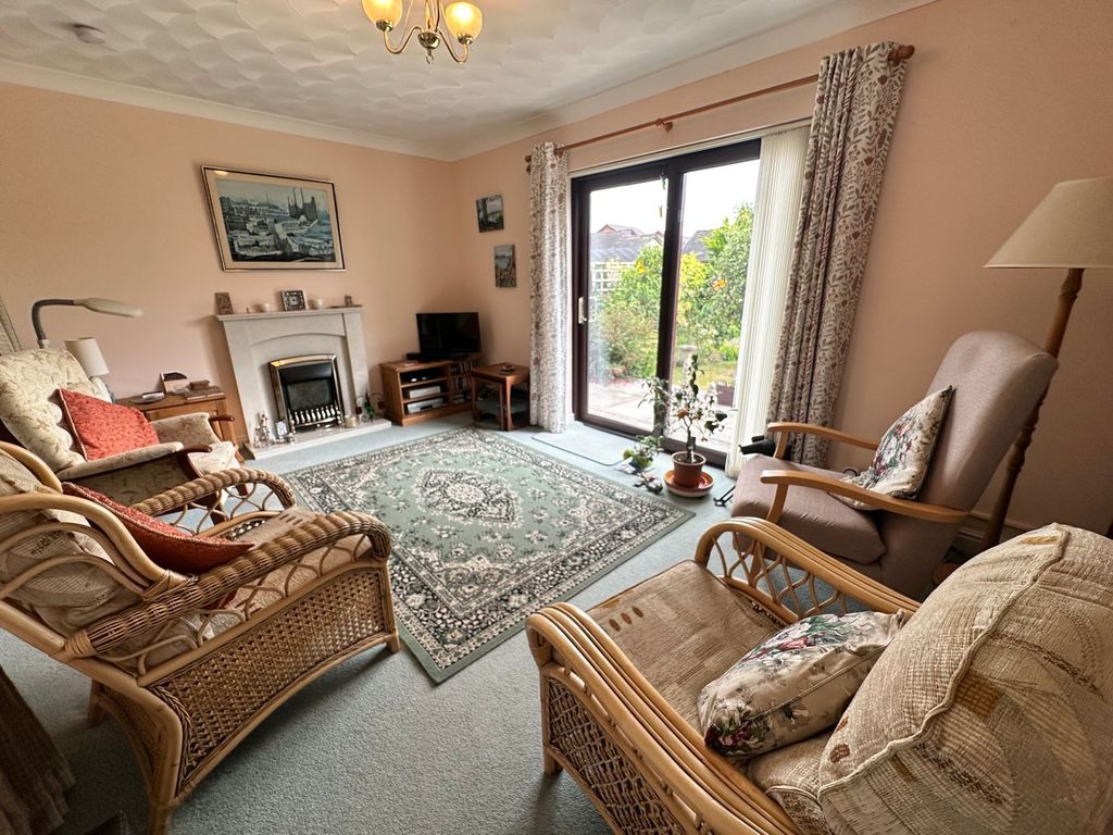 Property photo 2 of 18