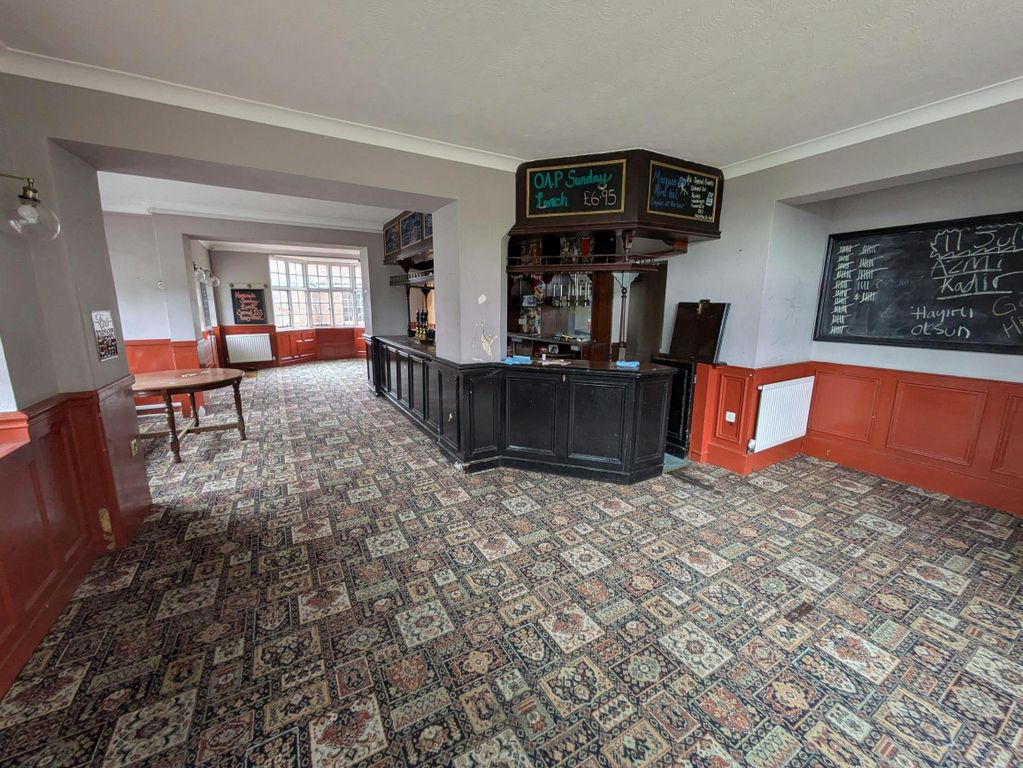 Property photo 2 of 8 1000029831.Jpg