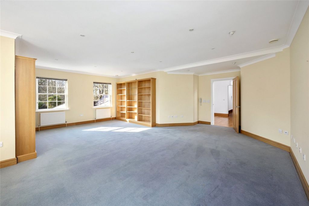 Property photo 2 of 24 Picture No. 10