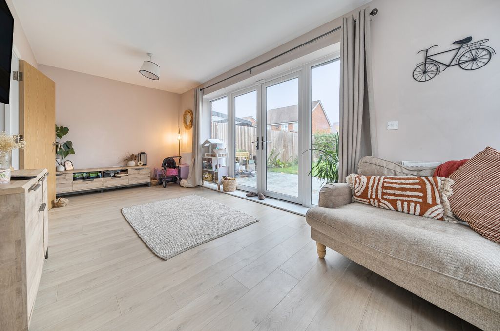 Property photo 3 of 8