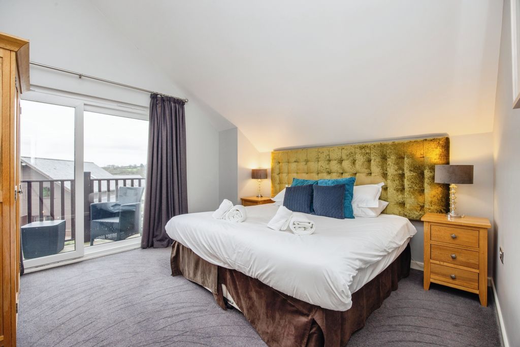 Property photo 3 of 17 Photography