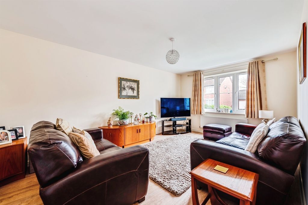 Property photo 2 of 19