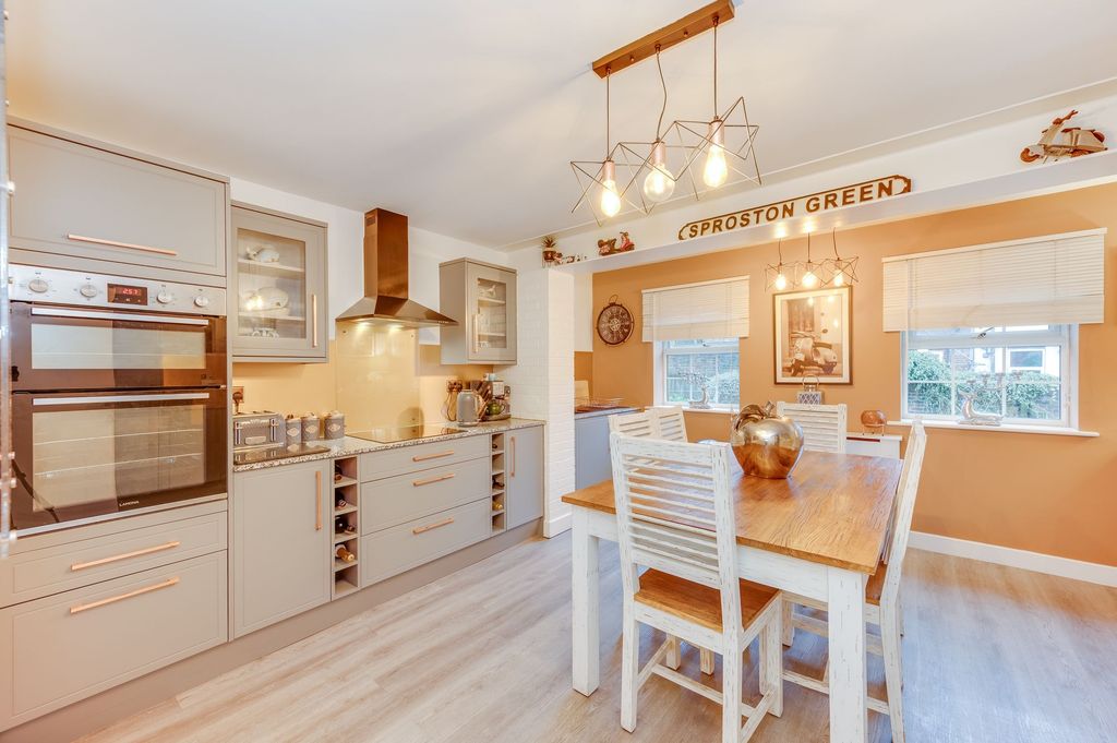 Property photo 2 of 30