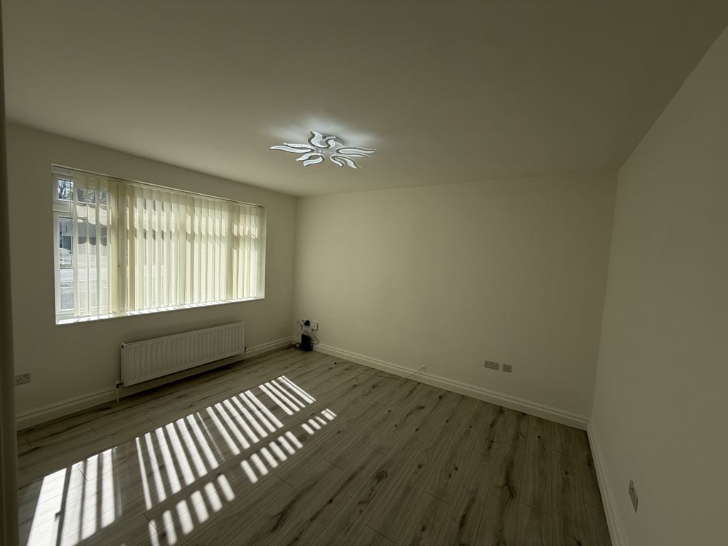 Property photo 3 of 6 Img_4735