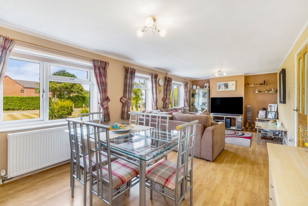 Property photo 3 of 31 16 Stockwell Gate (Whaplode)-27