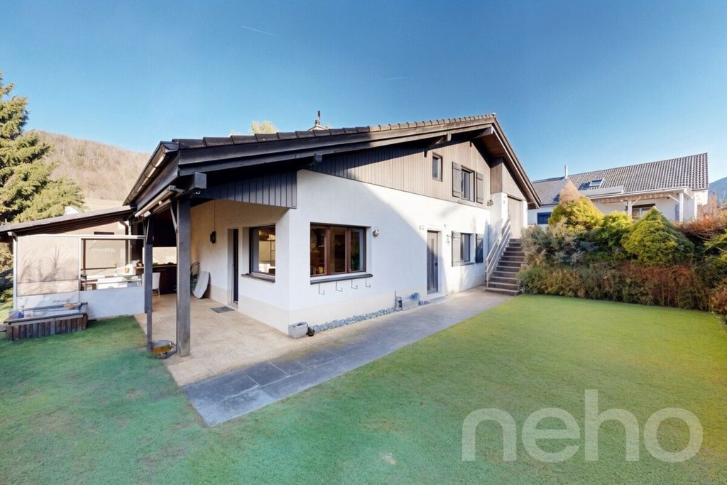 Property photo 2 of 12