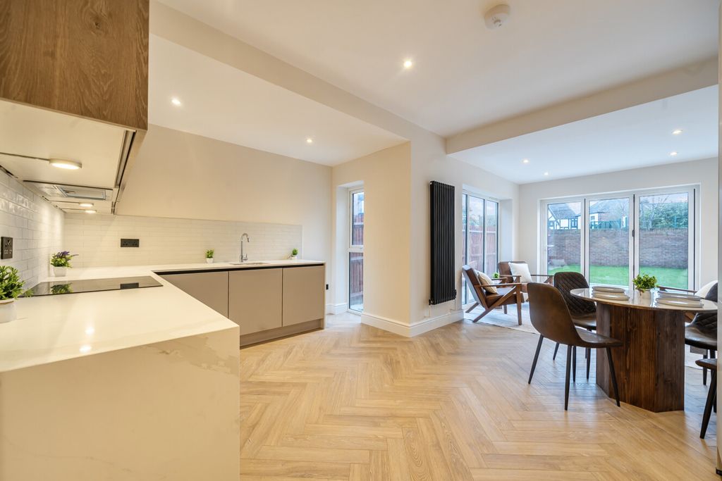 Property photo 3 of 22 1408051-15-698623...