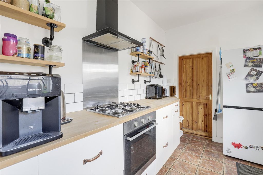 Property photo 2 of 25 1884.Jpg