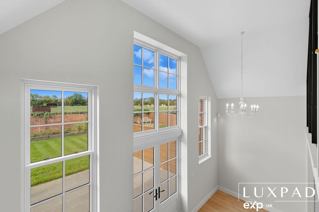 Property photo 3 of 33