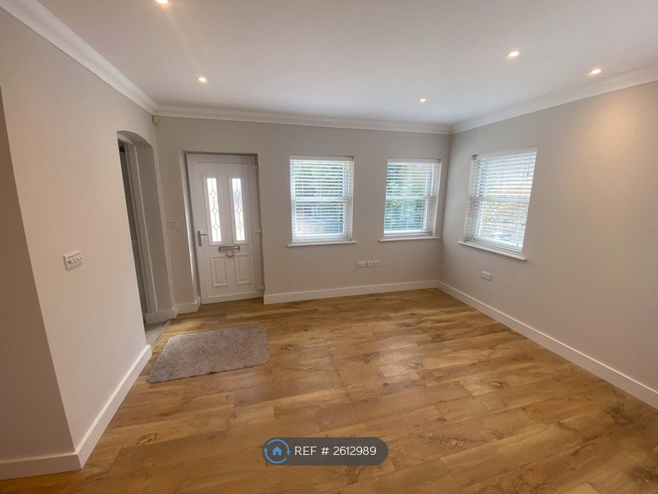 Property photo 3 of 16 Kitchen