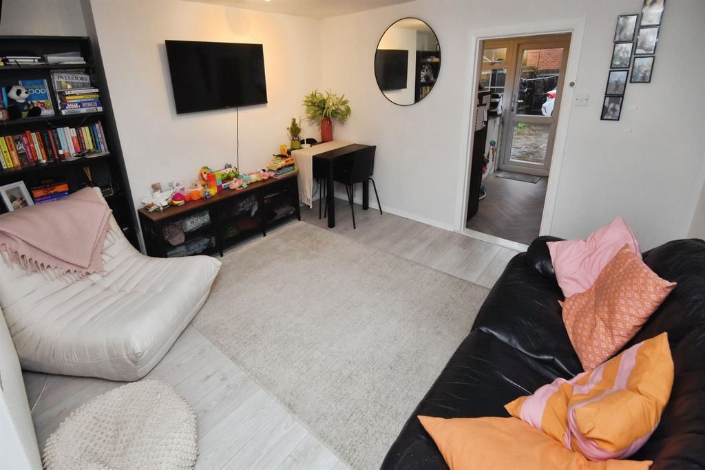 Property photo 2 of 15