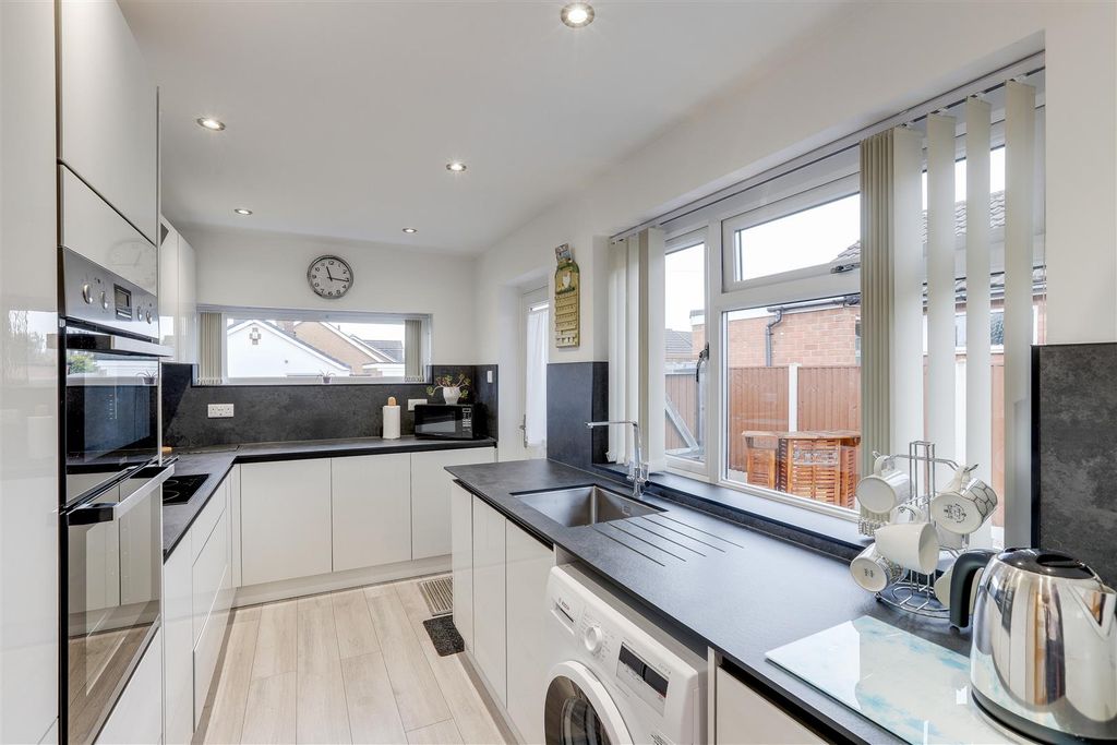 Property photo 2 of 18 040925_8.Jpg