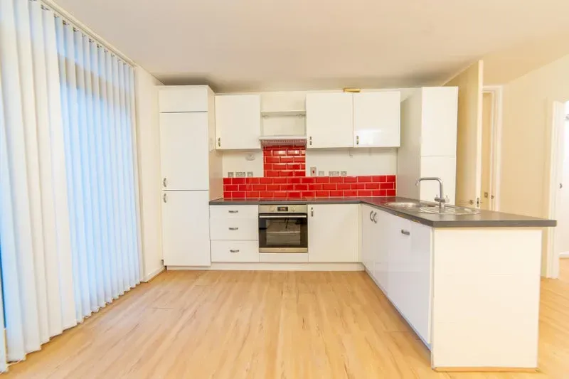 Property photo 3 of 8