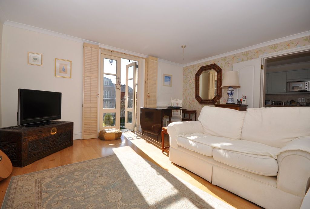 Property photo 2 of 10