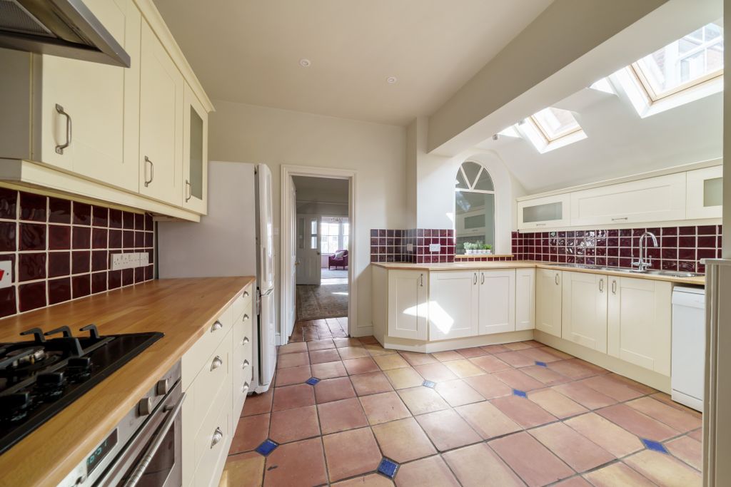 Property photo 3 of 16