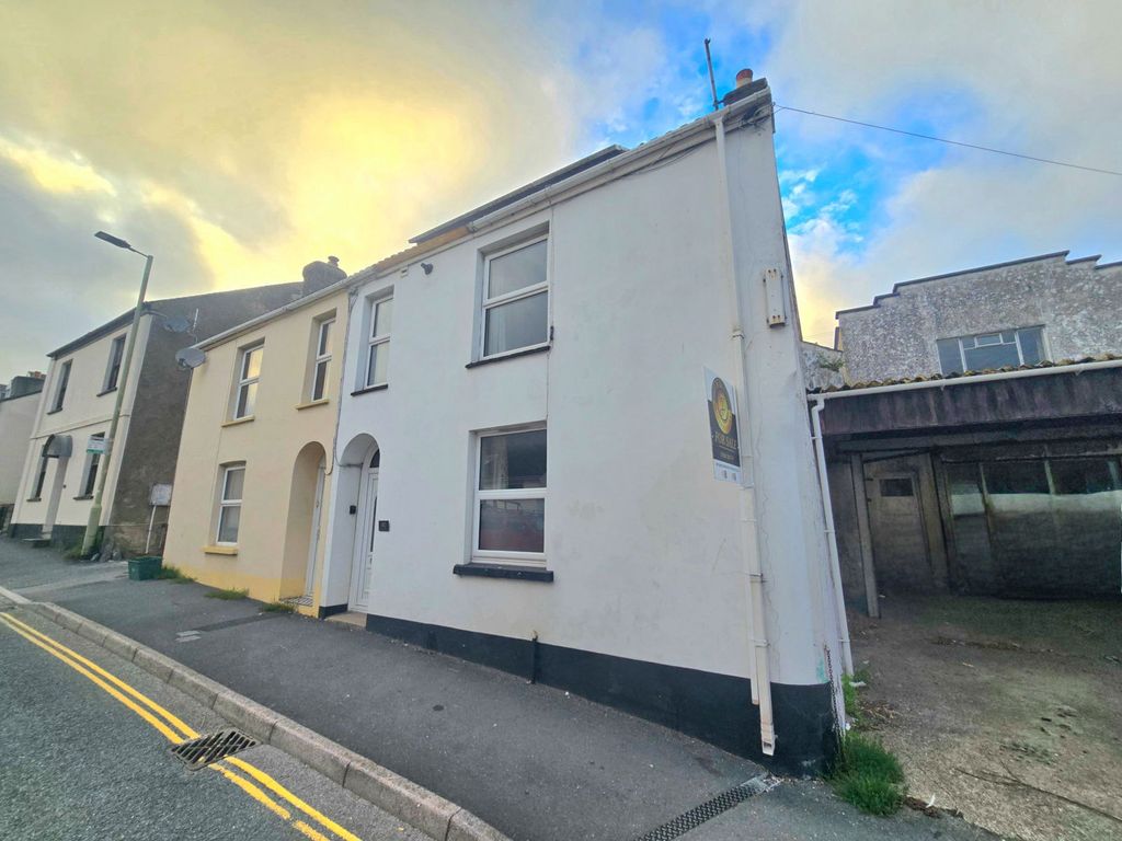 Property photo 2 of 35