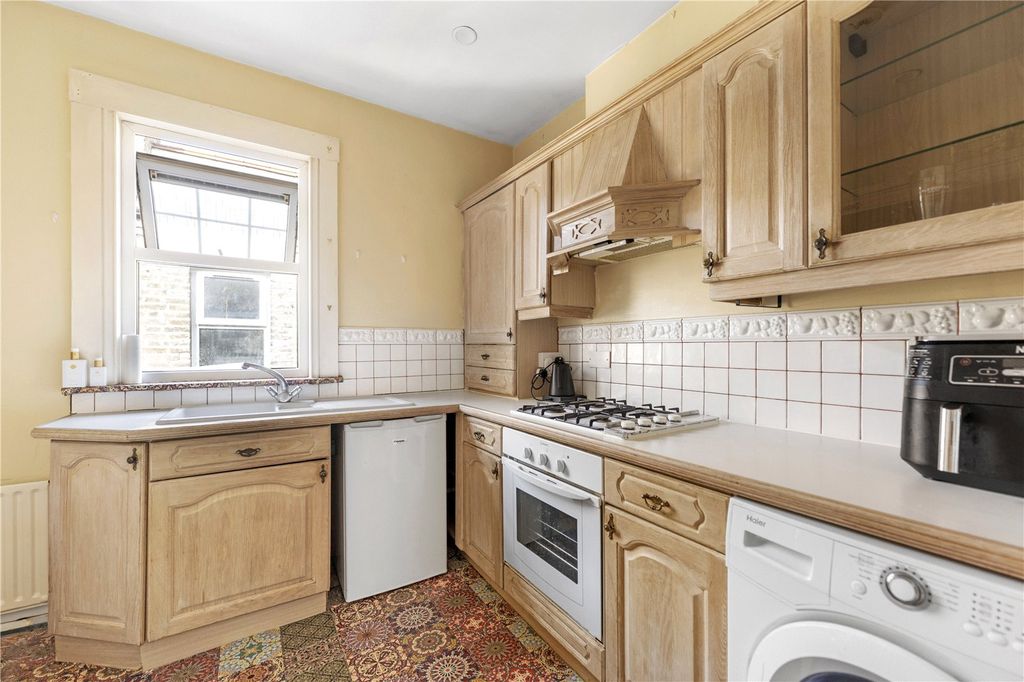 Property photo 3 of 11 Picture No. 12